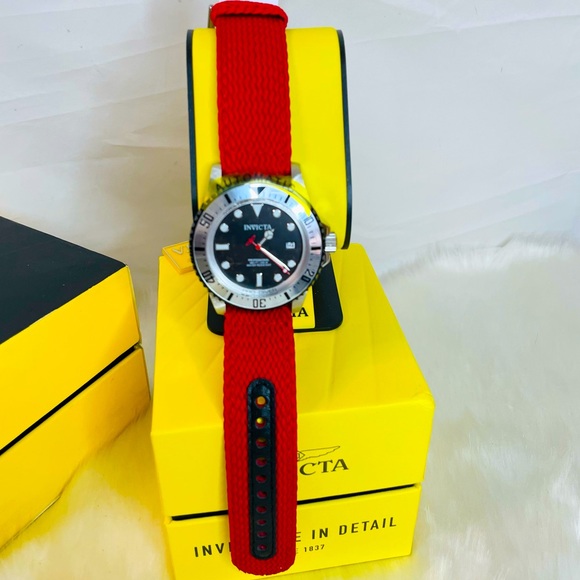 New Invicta Pro Diver Automatic Men’s Watch 44 mm Red - Picture 6 of 12